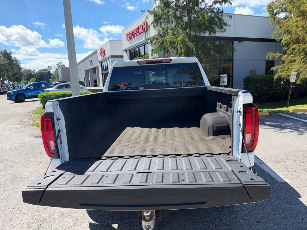 Used 2026 GMC Sierra 1500 SLT w/ SLT Premium Package AWD/4WD image 10