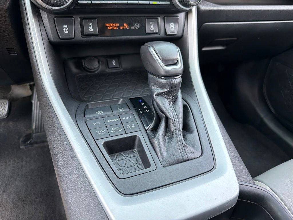 Used 2020 Toyota RAV4 XLE Premium AWD/4WD image 14