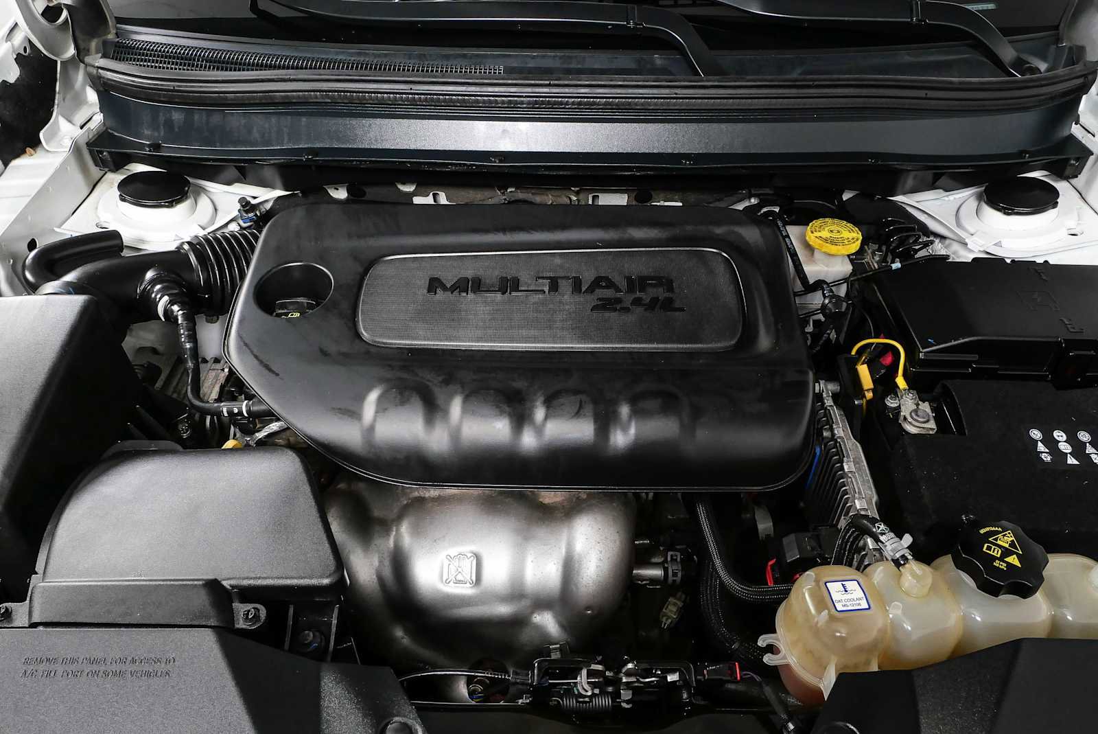Used 2019 Jeep Cherokee Latitude w/ Popular Appearance Group FWD image 33