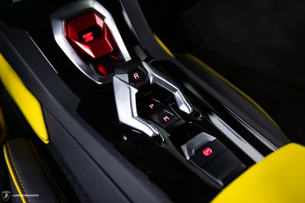 Used 2022 Lamborghini Huracan EVO RWD image 26