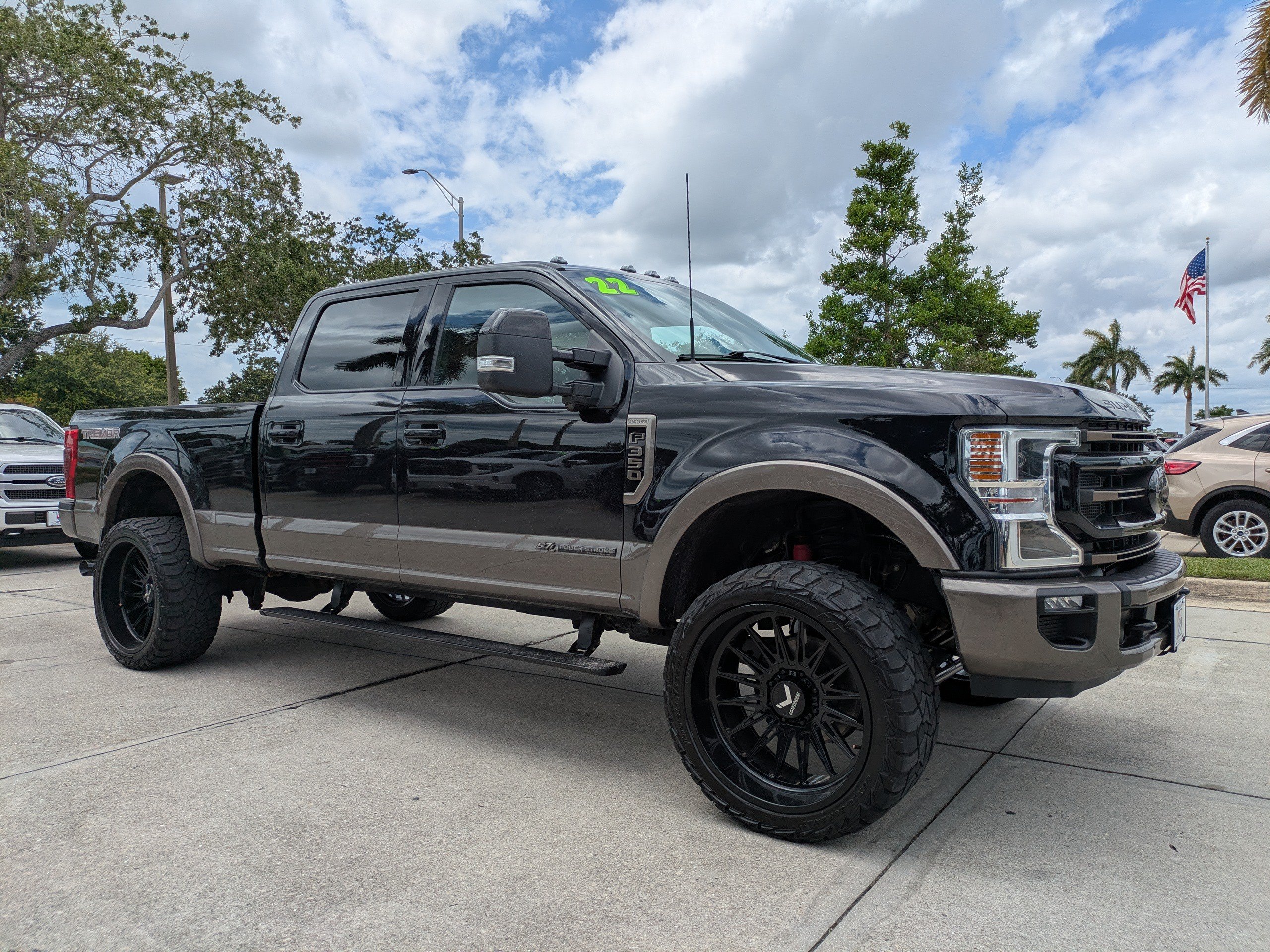 Used 2022 Ford F350 King Ranch w/ Tremor Off-Road Package AWD/4WD image 2