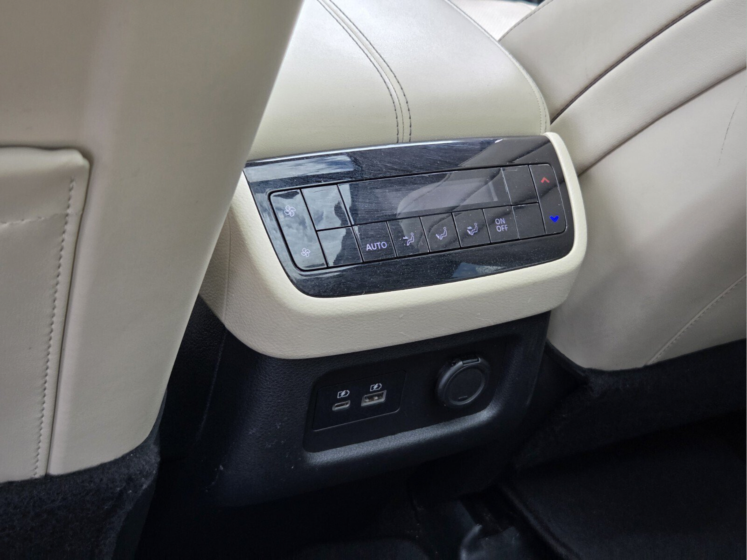 Used 2024 INFINITI QX60 Luxe FWD image 12
