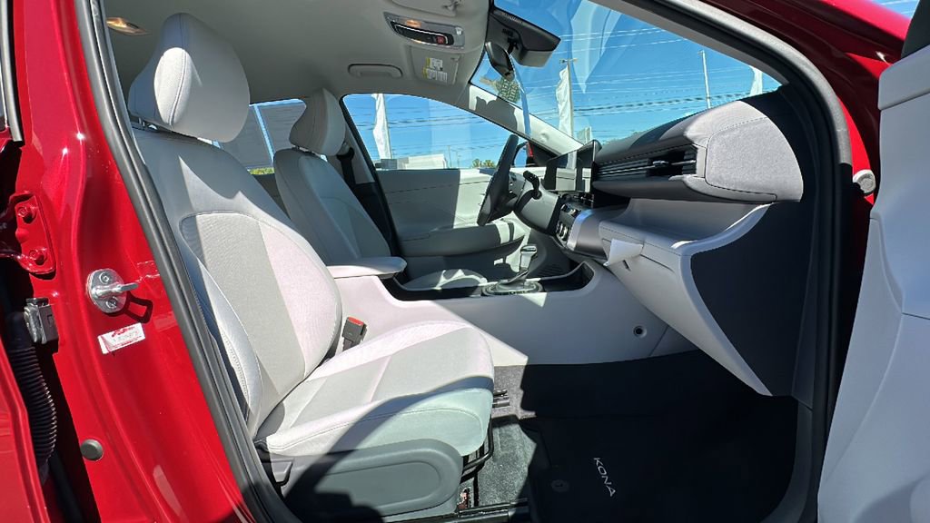 Certified 2024 Hyundai Kona SE image 12