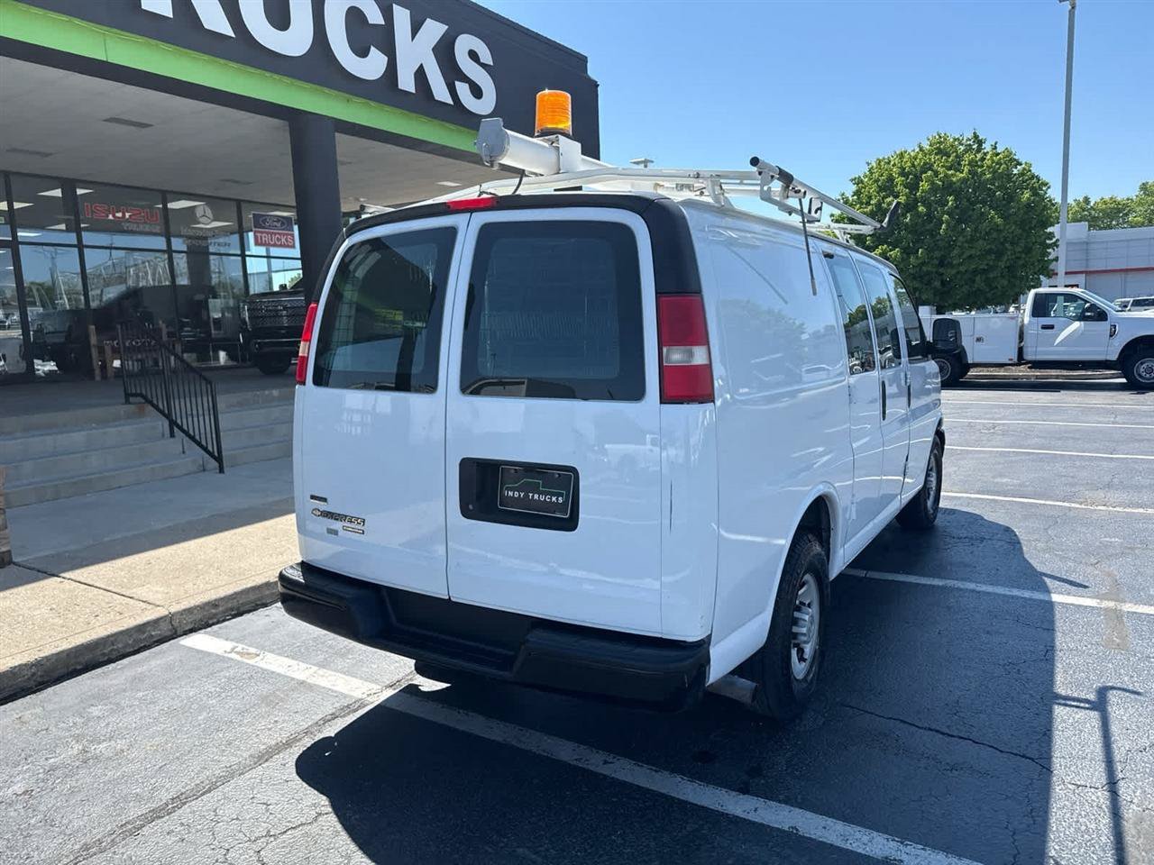 Used 2011 Chevrolet Express 2500 RWD image 8