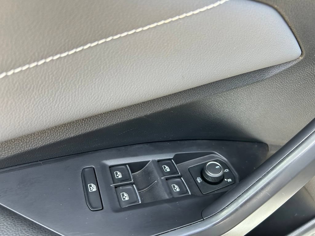 Used 2025 Volkswagen Jetta SEL FWD image 41