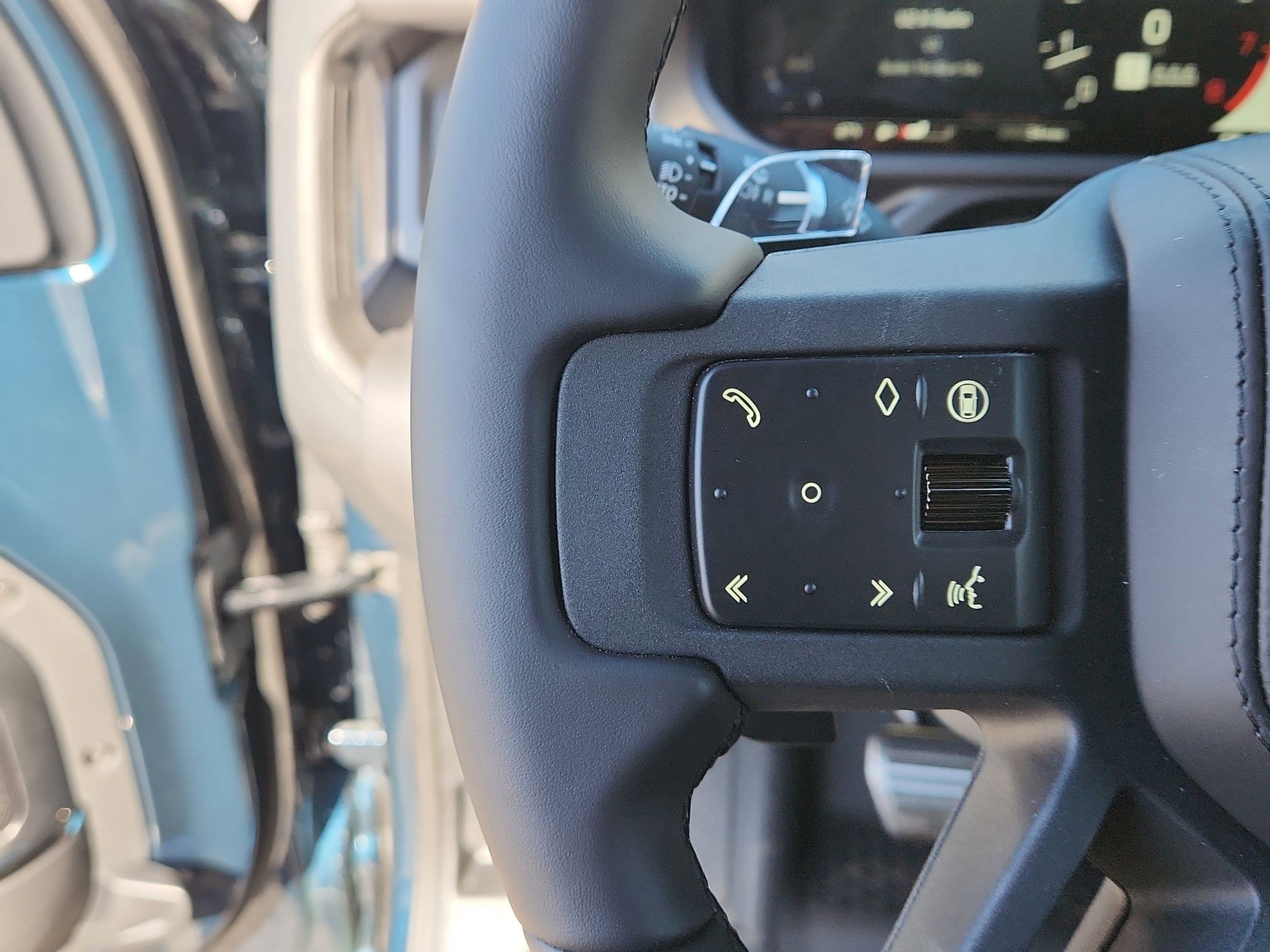 New 2026 Land Rover Defender 110 OCTA image 17