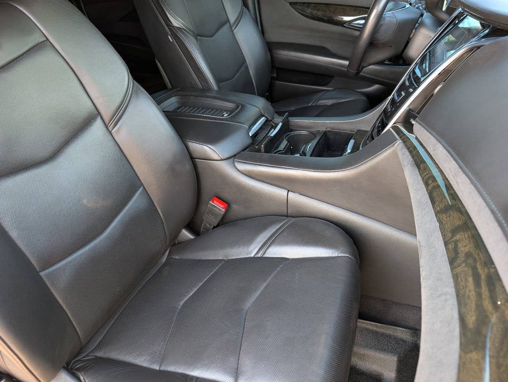 Used 2020 Cadillac Escalade Platinum AWD/4WD image 22