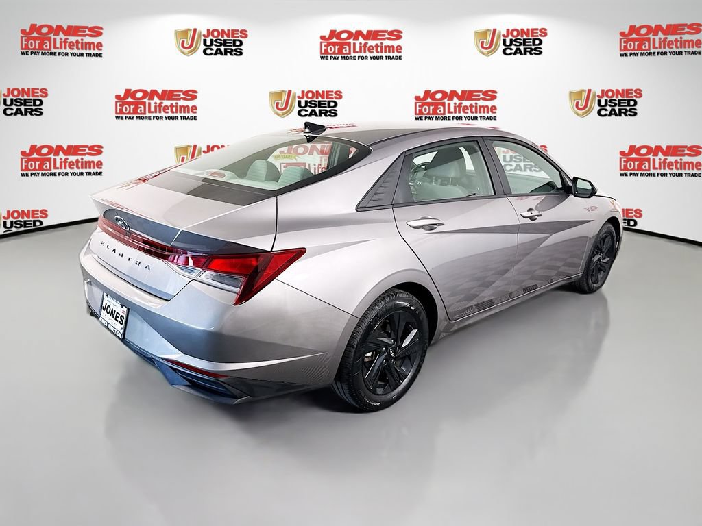 Used 2023 Hyundai Elantra SEL w/ Cargo Package FWD image 15