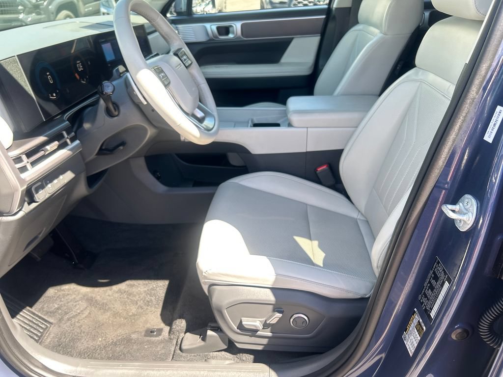 Used 2025 Hyundai Santa Fe SEL AWD/4WD image 10