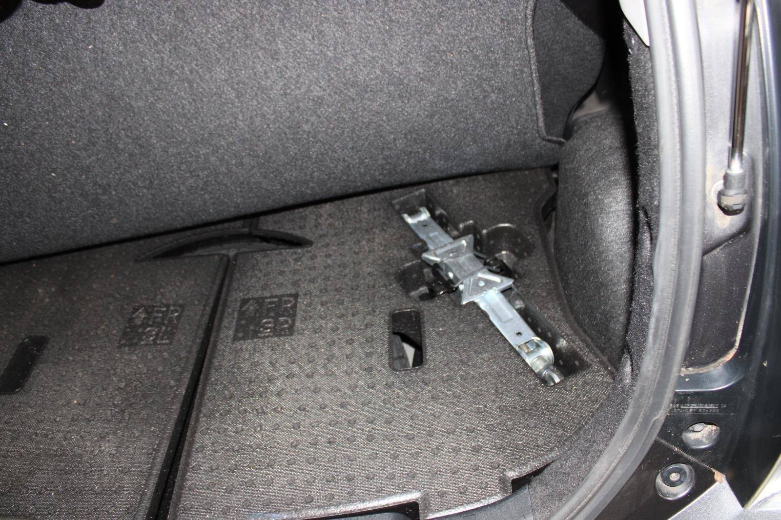 Used 2017 Toyota Prius C One image 14