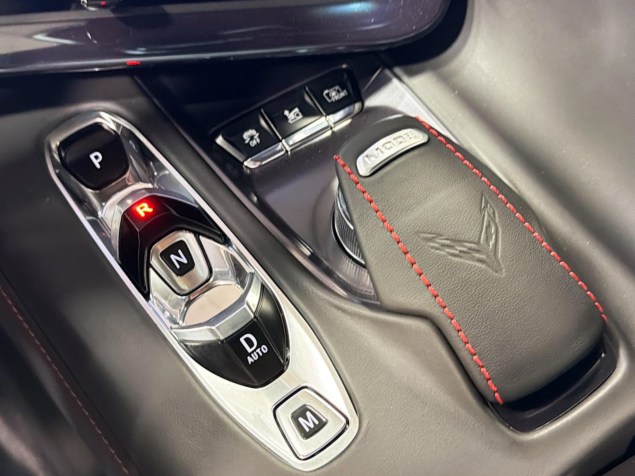 Used 2024 Chevrolet Corvette Stingray Premium Conv w/ Z51 Performance Package RWD image 24