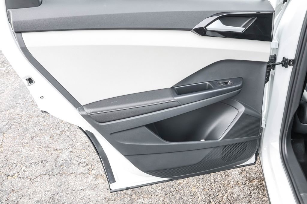 New 2026 Volkswagen Taos S image 32