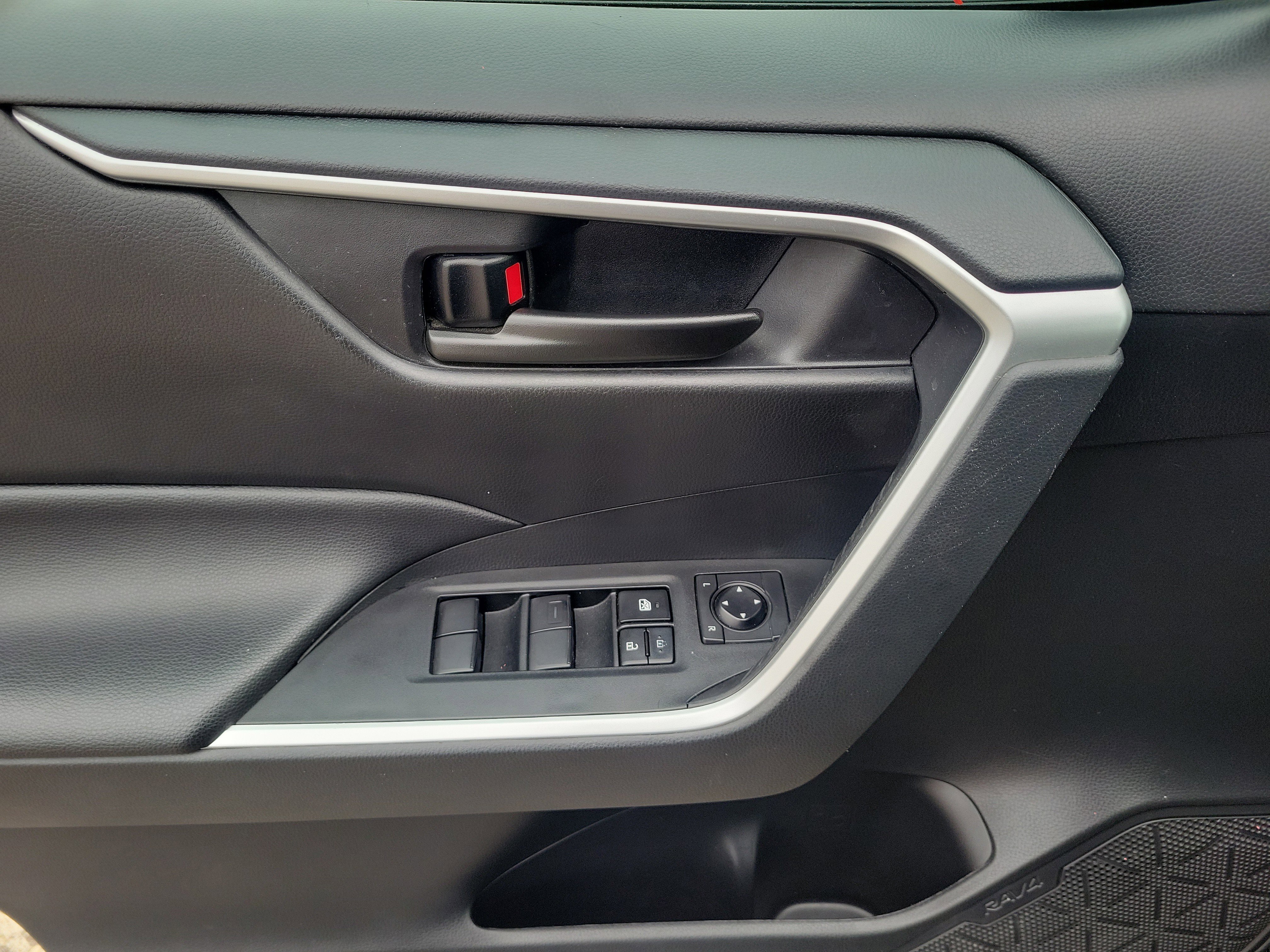 Used 2024 Toyota RAV4 LE image 19