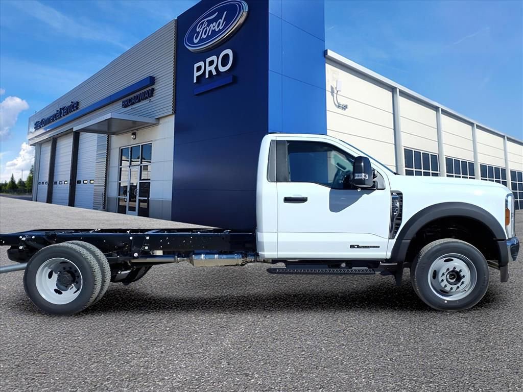 New 2026 Ford F550 4x4 Regular Cab Super Duty image 2