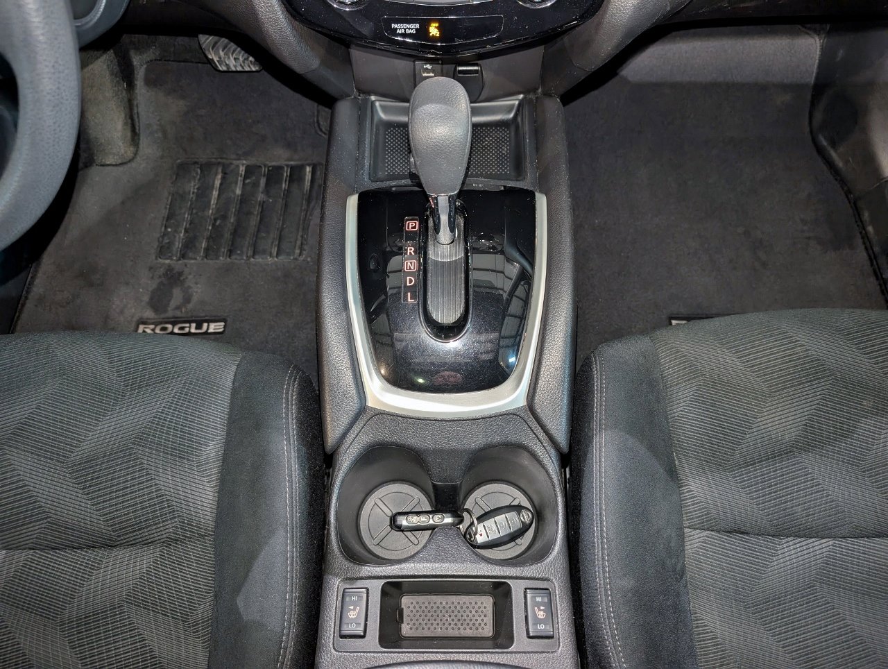 Used 2015 Nissan Rogue SV w/ SV Premium Package image 41
