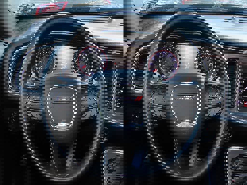 Used 2019 Dodge Challenger SXT image 15