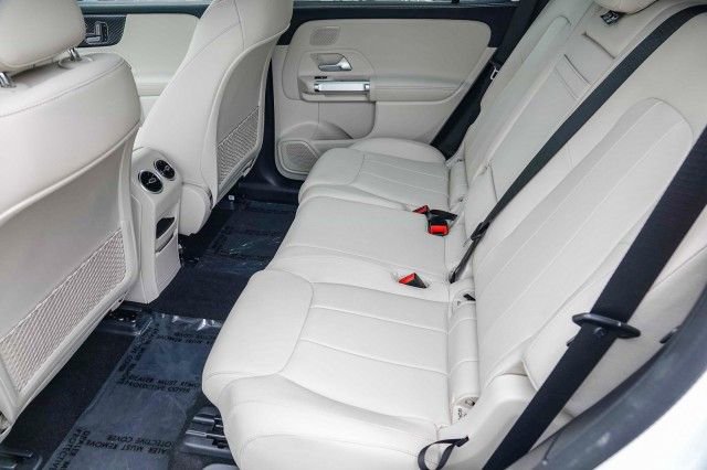 Used 2024 Mercedes-Benz EQB 300 4MATIC image 18