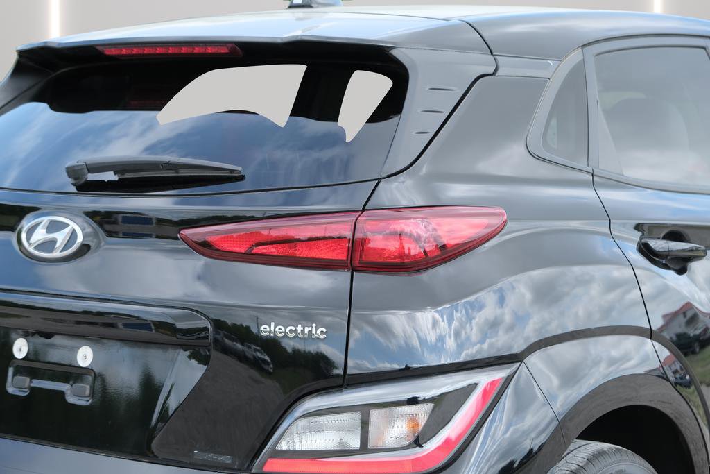Used 2023 Hyundai Kona SE FWD image 9