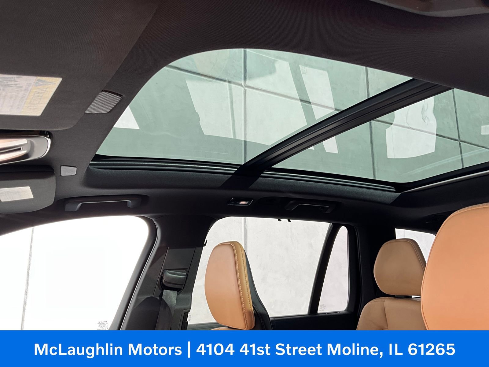 Certified 2023 Volvo XC90 B6 Ultimate w/ Protection Package Premier image 26