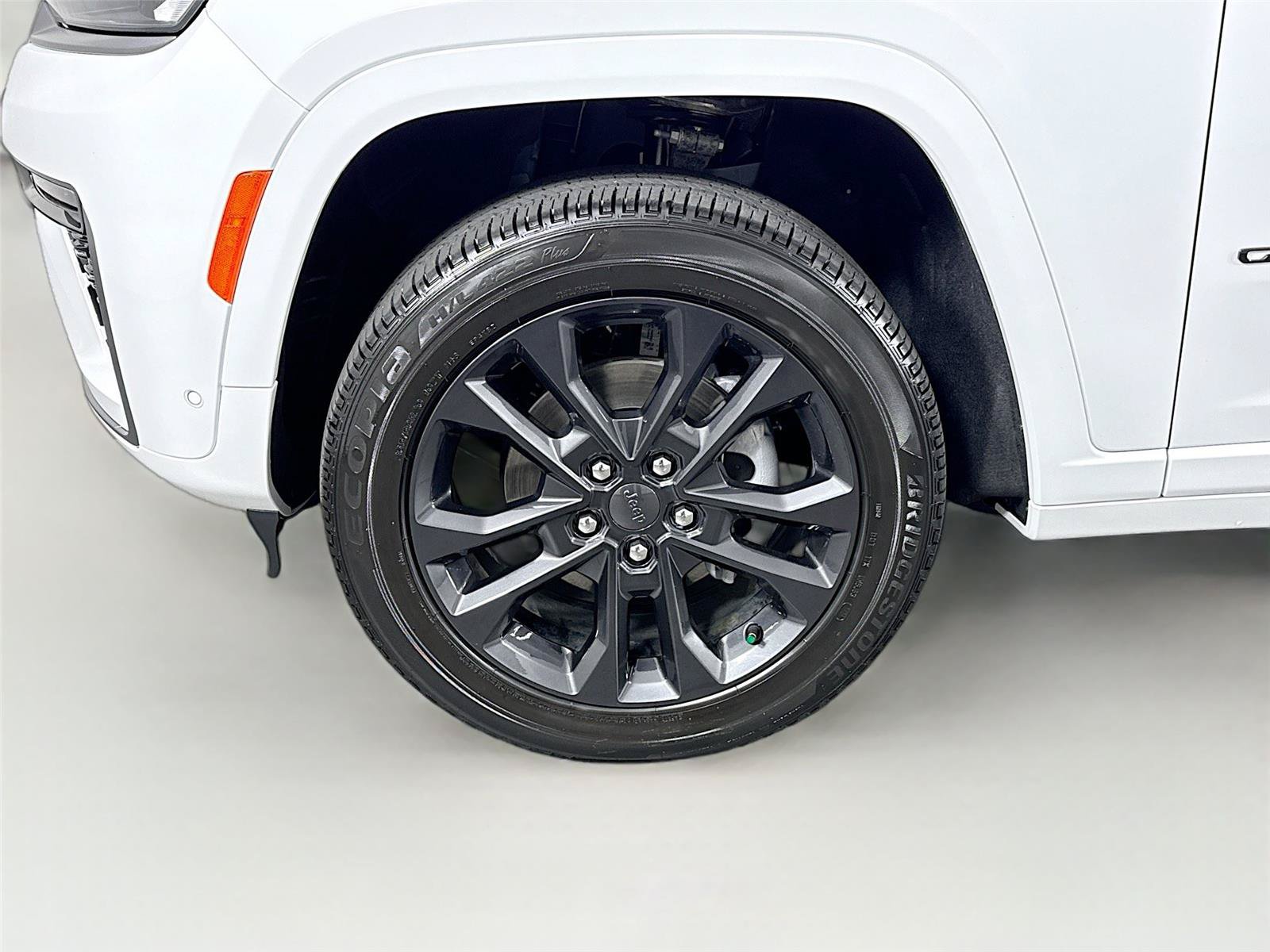 Used 2026 Jeep Grand Cherokee Limited AWD/4WD image 47