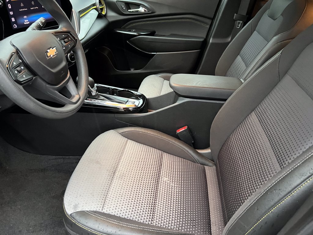 Used 2025 Chevrolet Trax LT FWD image 10