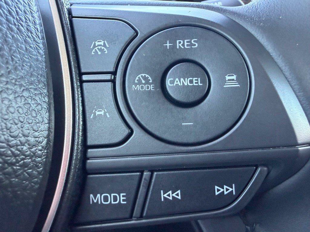 Used 2026 Toyota Corolla Cross LE FWD image 16