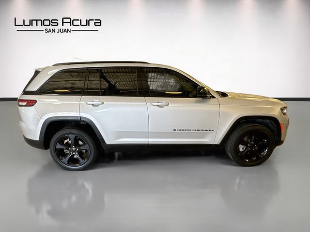 Used 2024 Jeep Grand Cherokee Limited w/ Black Appearance Package RWD image 8
