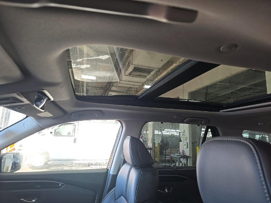 Used 2023 Honda Pilot Touring image 12