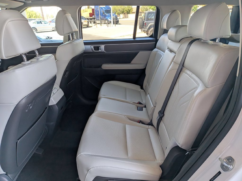 Used 2025 Hyundai Santa Fe SEL AWD/4WD image 24