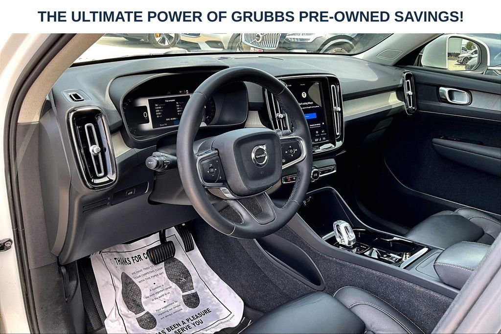 Used 2023 Volvo XC40 B4 Plus w/ Protection Package Premier FWD image 17