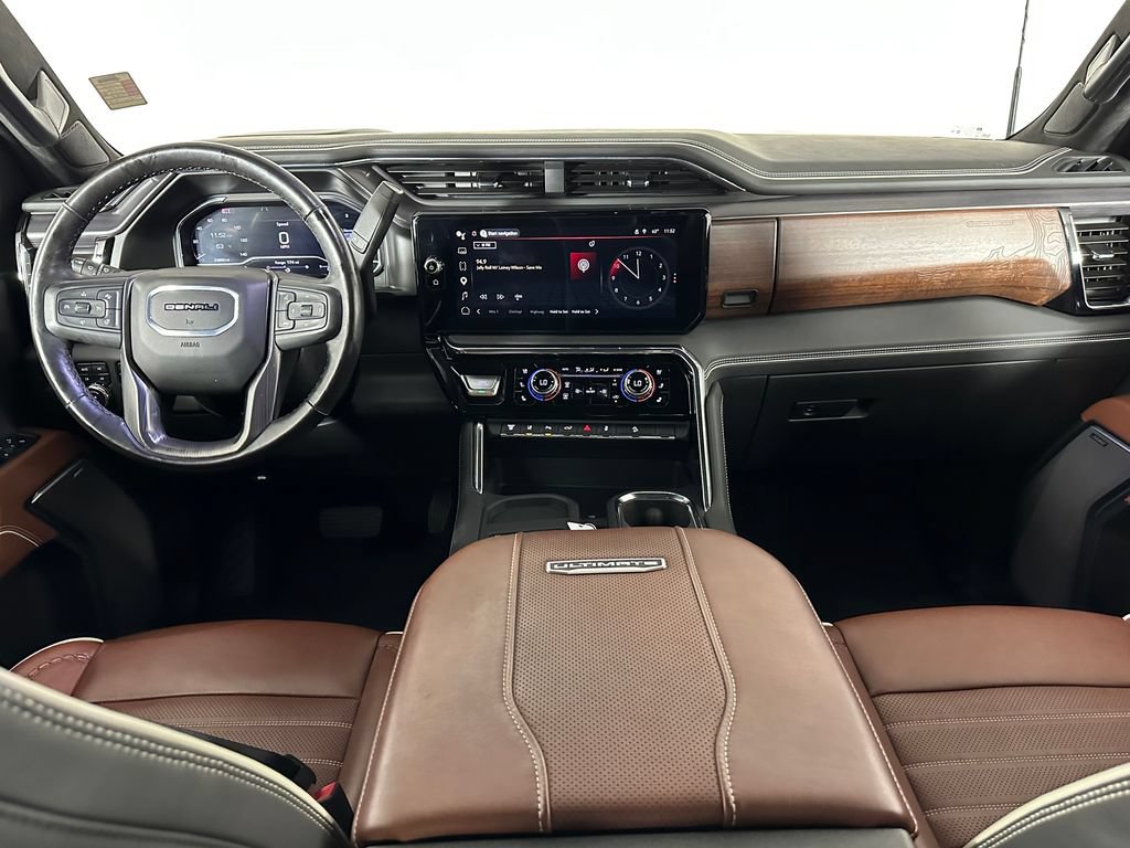 Used 2025 GMC Sierra 3500 Denali Ultimate AWD/4WD image 10