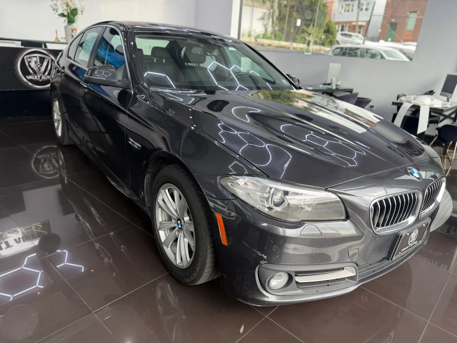 Used 2016 BMW 528i xDrive Sedan AWD/4WD image 3
