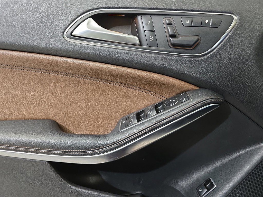 Used 2015 Mercedes-Benz GLA 250 4MATIC image 30