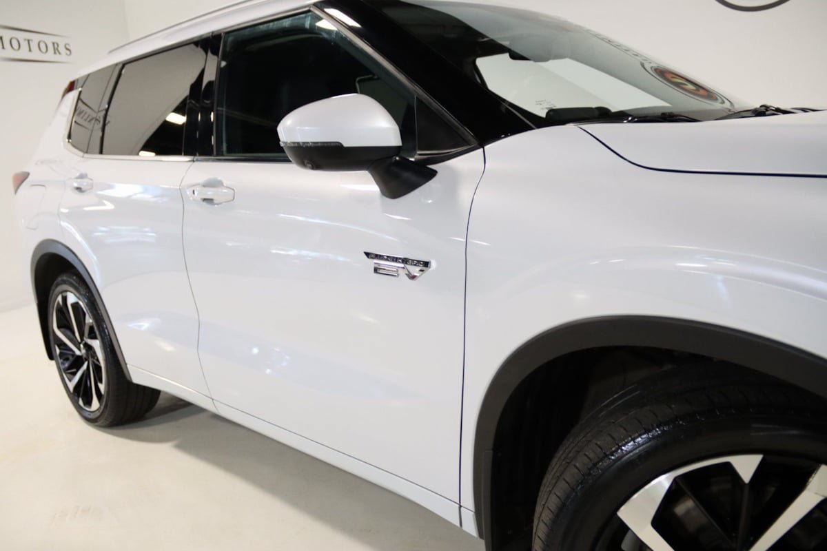Used 2024 Mitsubishi Outlander 4WD Plug-In Hybrid image 74