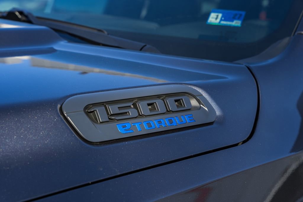 New 2026 RAM 1500 4x4 Crew Cab image 16