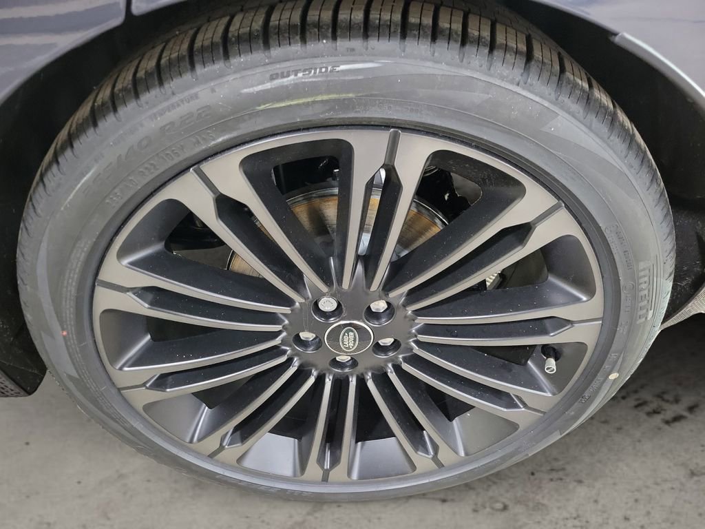 New 2026 Land Rover Range Rover Velar Dynamic SE image 10