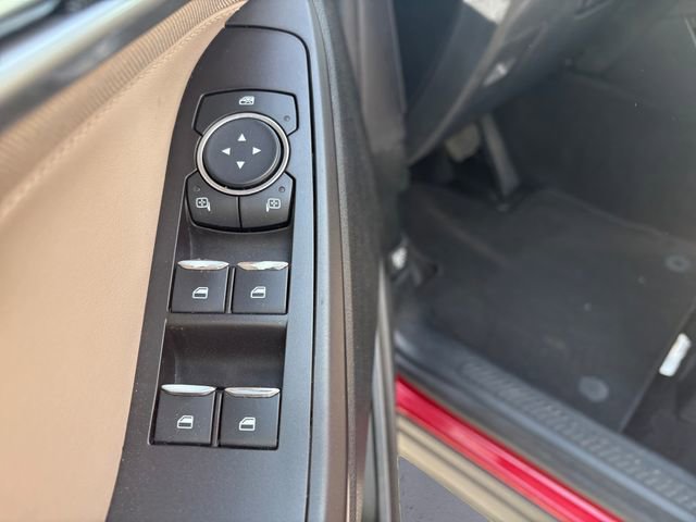 Used 2020 Ford Explorer XLT image 17