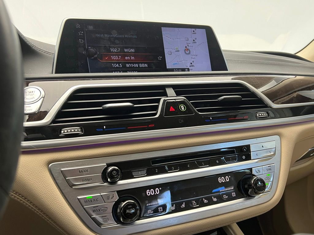 Used 2017 BMW 750i image 12