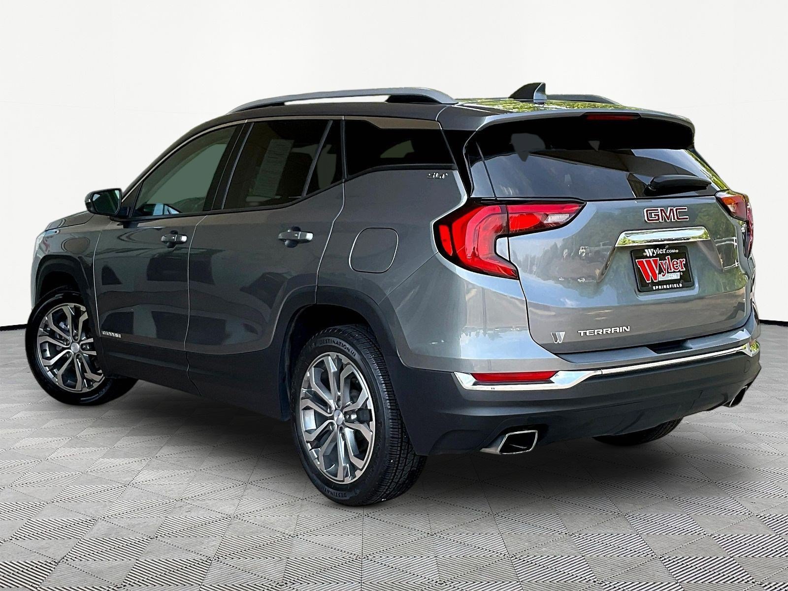 Used 2020 GMC Terrain SLT w/ Preferred Package FWD image 4