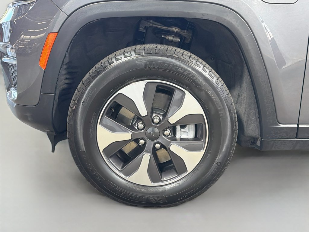 Used 2025 Jeep Grand Cherokee Limited 4xe AWD/4WD image 35