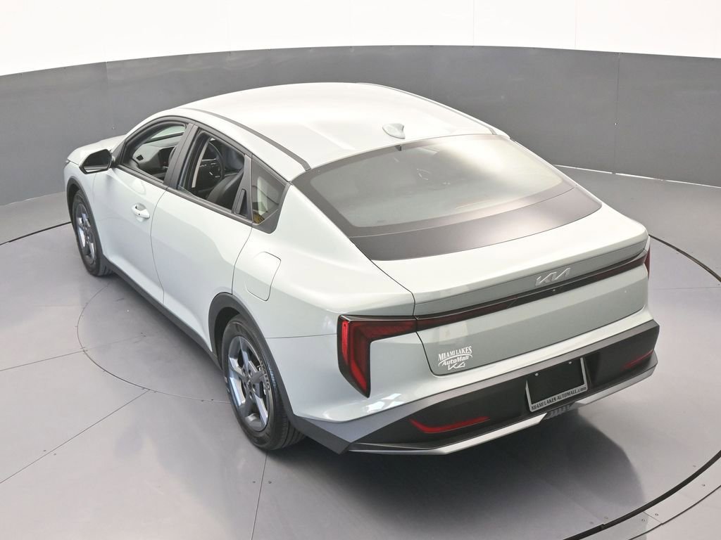 Used 2025 Kia K4 LXS image 44