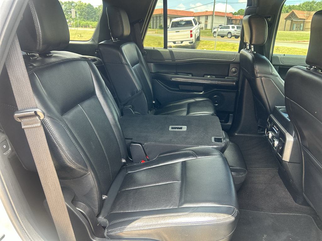 Used 2019 Ford Expedition XLT w/ Equipment Group 202A RWD image 18