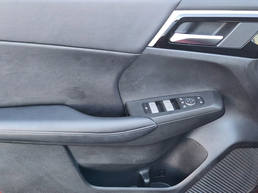 Used 2024 Mitsubishi Outlander FWD image 23