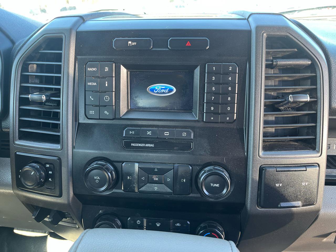 Used 2022 Ford F350 XL w/ Power Equipment Group image 16