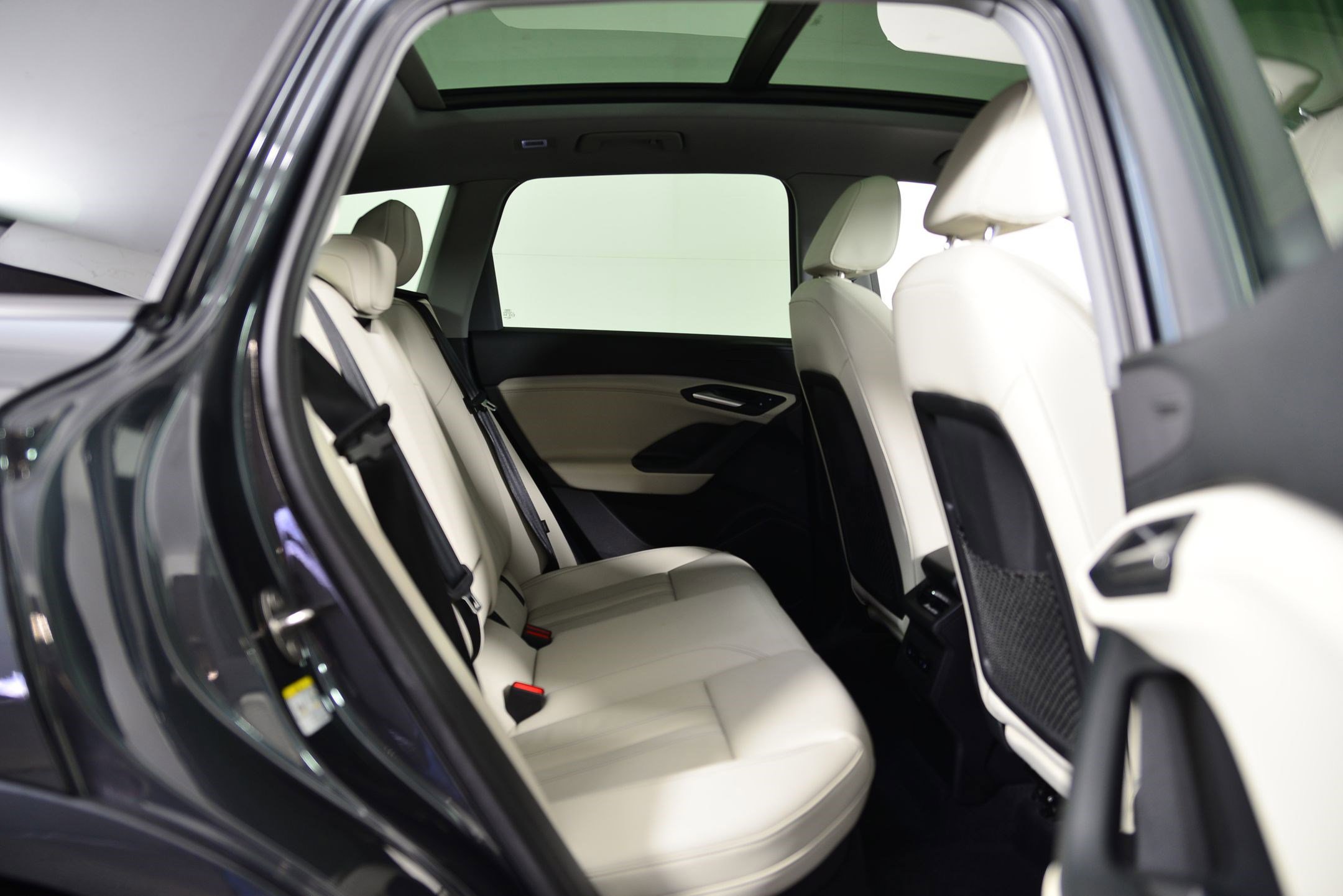 Certified 2025 Audi Q6 e-tron Premium w/ Convenience Package image 20