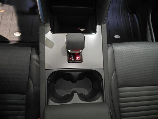 Used 2024 Land Rover Discovery Sport S image 24