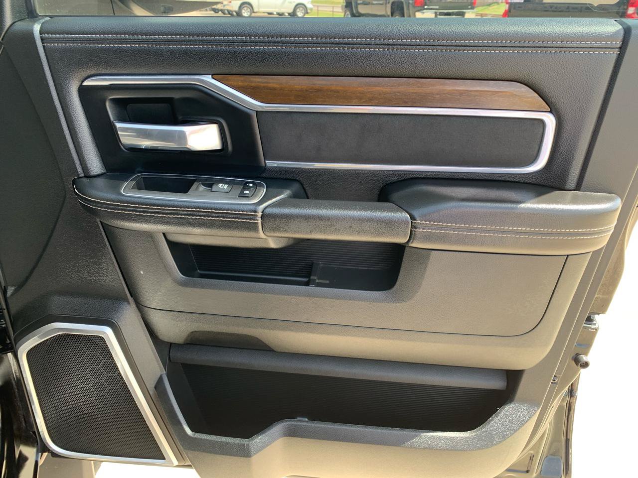 Used 2022 RAM 3500 Laramie AWD/4WD image 13