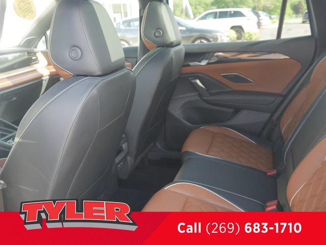 Used 2025 Volkswagen Tiguan SEL R-Line AWD/4WD image 38