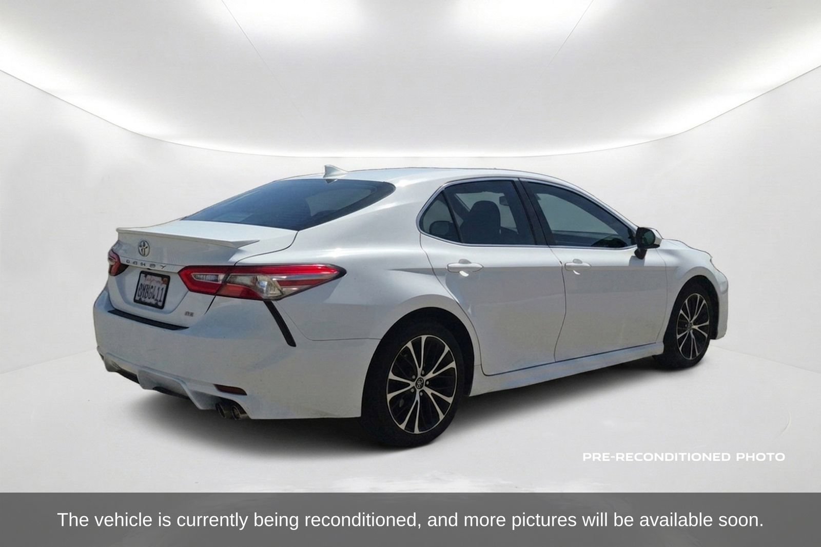 Used 2019 Toyota Camry SE w/ Carpet Mat Package FWD image 6