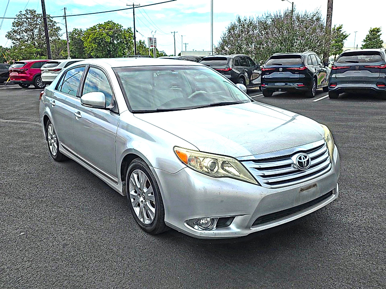 Used 2011 Toyota Avalon FWD image 3